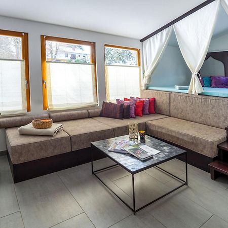 בישופסמאיס Naturchalets 7 Sentidos מראה חיצוני תמונה